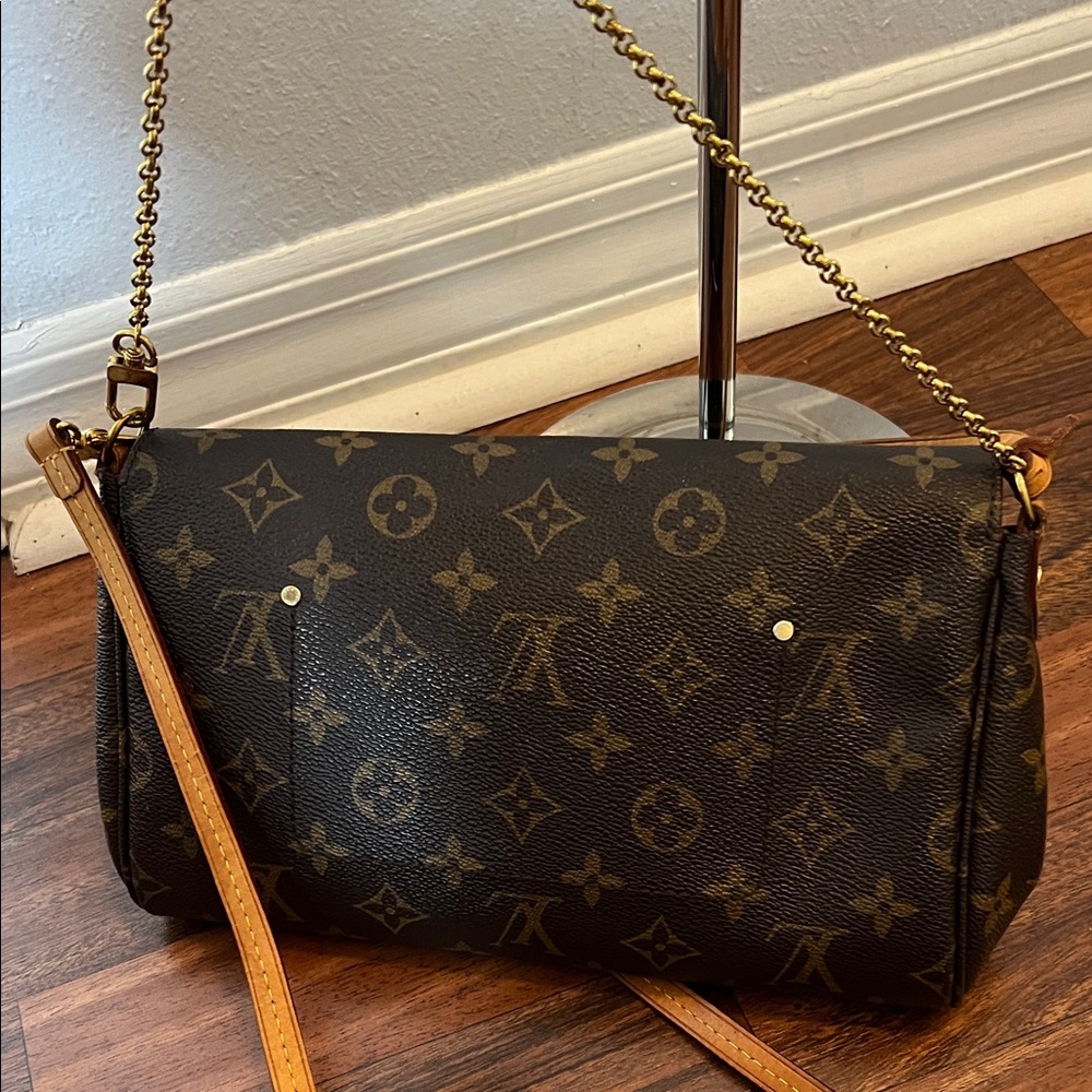 3016  MonogramCrossbody Bag with Gold Chain - Picture 3 of 10
